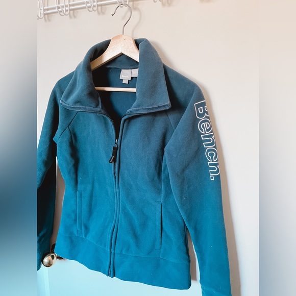 Bench fleece zip-up sweater 🤎 - Picture 2 of 7